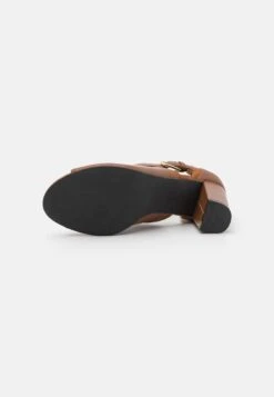 Anna Field Leather - Sandalen Met Enkelbandjes - Cognac 12 Anna Field Leather - Sandalen Met Enkelbandjes - Cognac -Trendy Verkoop 1f6a2f6ff19e4d74bb3ca5506bba5cab