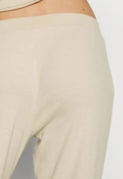 Anna Field Pyjama - Off-White -Trendy Verkoop d12046b5d132415aa9645e8d17980ce0