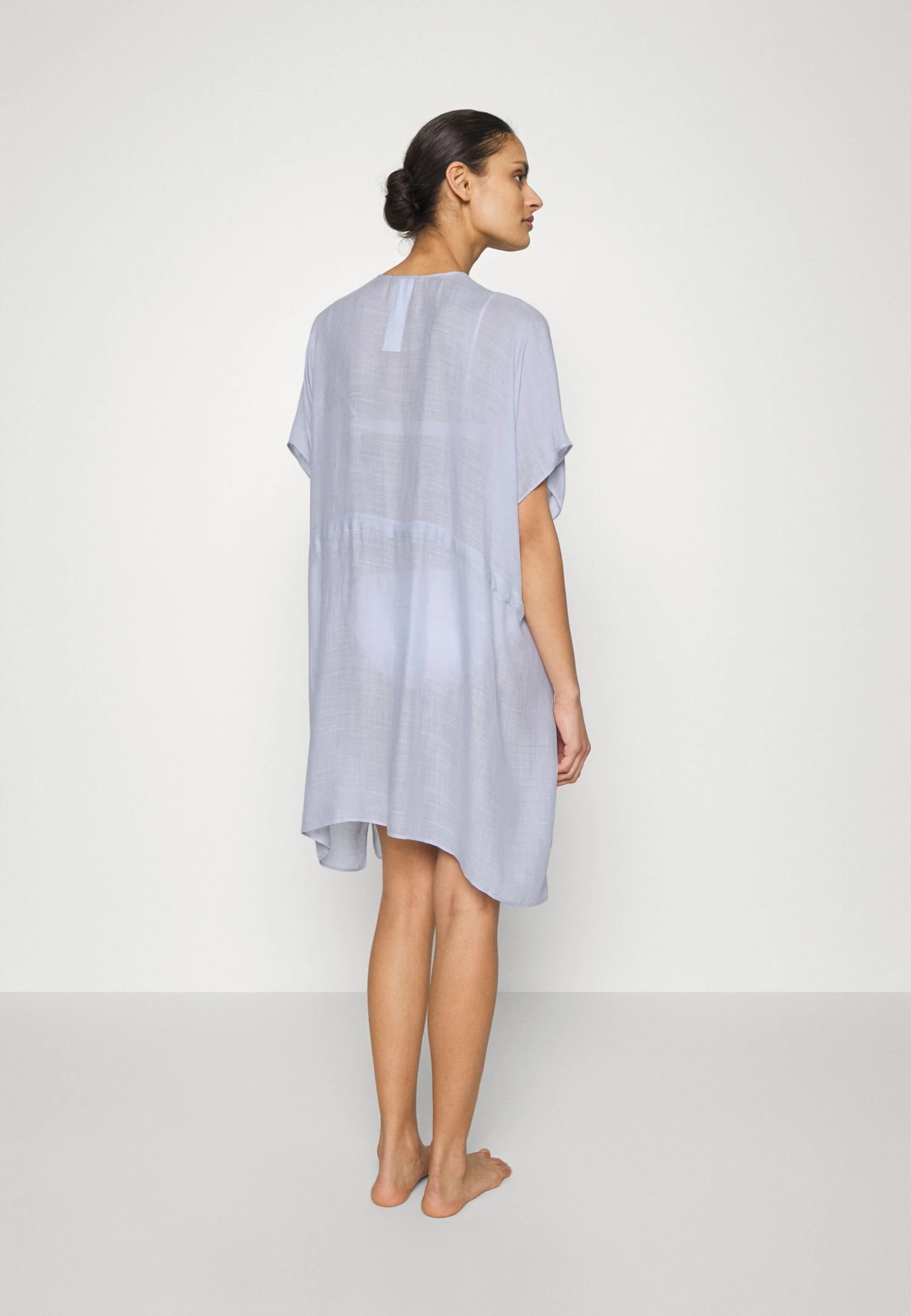 Anna Field Printed Short Kimono / 606 - Khaki_003 - Off-White - Strandaccessoire - 502 - Blue 5 Anna Field Printed Short Kimono / 606 - Khaki_003 - Off-White - Strandaccessoire - 502 - Blue - Afbeelding 3