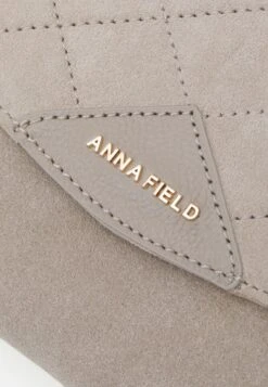 Anna Field Leather - Clutch - Taupe 11 Anna Field Leather - Clutch - Taupe -Trendy Verkoop eeb17827a5b340eebb4d77e0eb4c037e